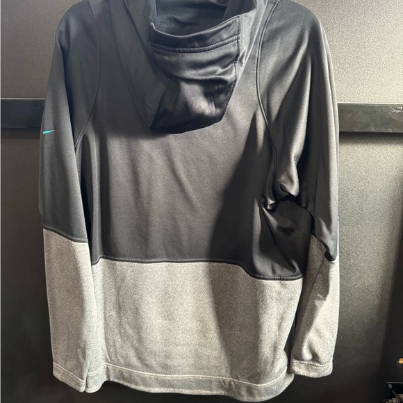 Nike Men’s Kyrie Hooded Sweatshirt - Picture 2 of 4